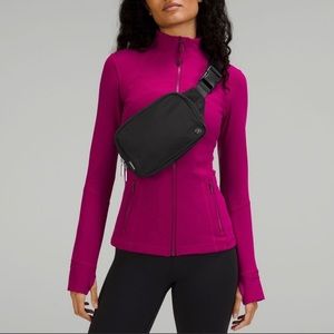 HOT New Release:: Lululemon Everywhere Belt Bag EBB Large - in Black